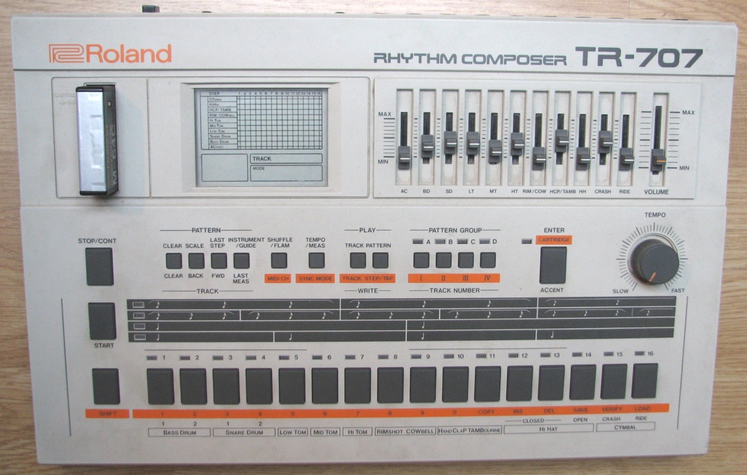 Roland tr 707